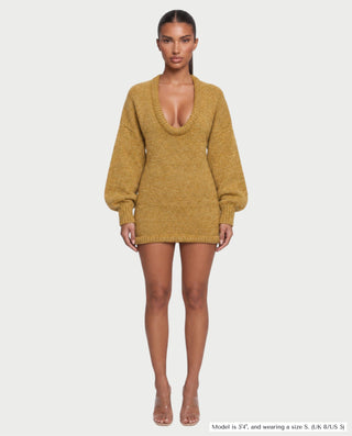 Vestido mini de malla con aberturas y detalle de cadena de JUVIA