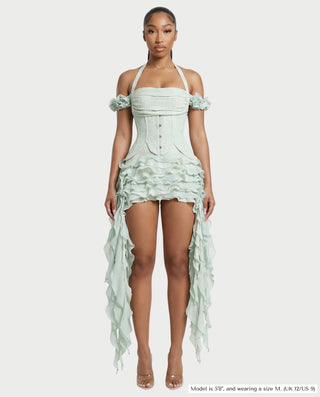 Vestido mini de malla con aberturas y detalle de cadena de JUVIA