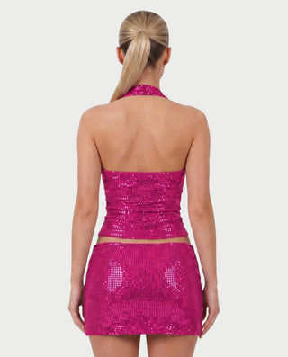 Vestido mini de malla con aberturas y detalle de cadena de JUVIA