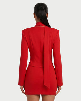Vestido mini de malla con aberturas y detalle de cadena de JUVIA