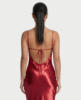 Vestido largo sin espalda y cuello vuelto de NILLA