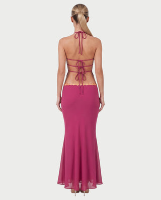 Vestido mini de malla con aberturas y detalle de cadena de JUVIA