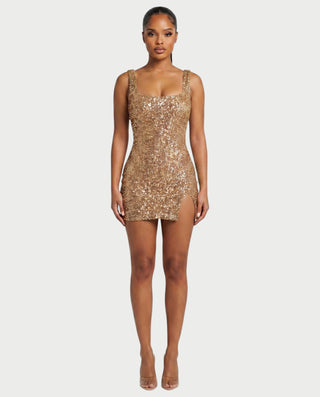 Vestido mini de malla con aberturas y detalle de cadena de JUVIA