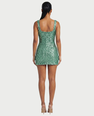Vestido mini de malla con aberturas y detalle de cadena de JUVIA