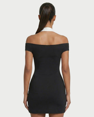 KATHERINE Vestido mini con cuello halter y hombros descubiertos