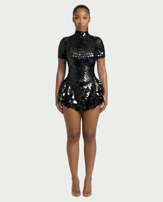 Vestido midi con flecos y escote pronunciado de LIRRA