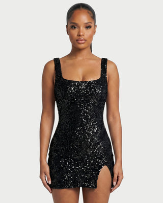 Vestido mini de malla con aberturas y detalle de cadena de JUVIA