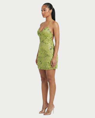 Vestido mini de malla con aberturas y detalle de cadena de JUVIA