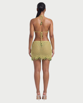 Vestido mini de malla con aberturas y detalle de cadena de JUVIA