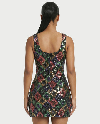 Vestido mini de malla con aberturas y detalle de cadena de JUVIA