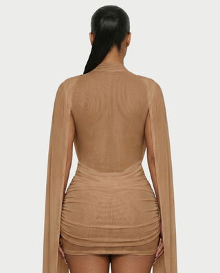 Vestido mini drapeado de malla con cuello alto de WAYONA