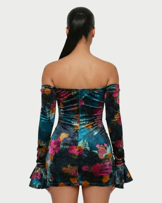 Vestido mini floral de terciopelo con hombros descubiertos de CATELYN