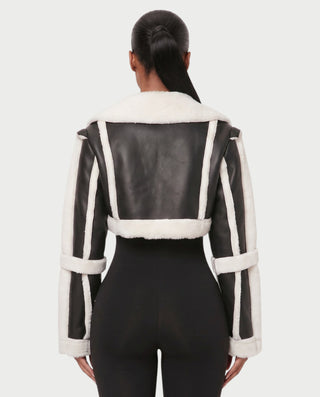 Chaqueta DREYA de piel sintética con ribete de piel de oveja