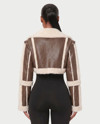 Chaqueta DREYA de piel sintética con ribete de piel de oveja
