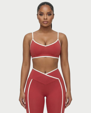 Chaleco corto con hebilla frontal de piel sintética QUELLA