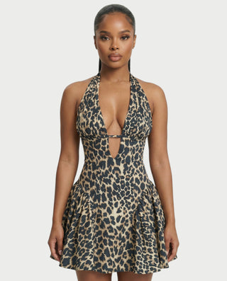 Vestido mini de malla con aberturas y detalle de cadena de JUVIA