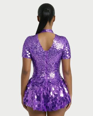 Vestido midi con flecos y escote pronunciado de LIRRA