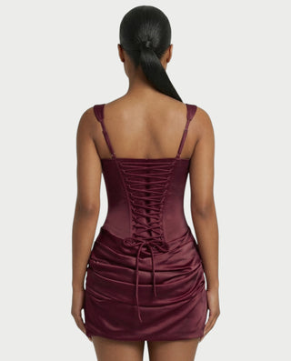 Vestido midi con flecos y escote pronunciado de LIRRA