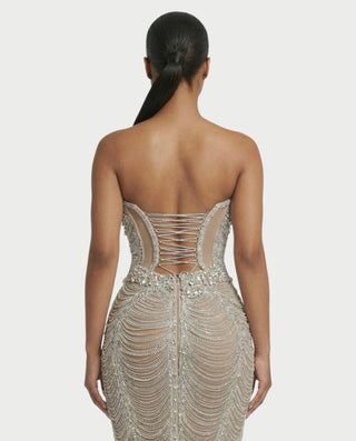 Vestido midi con flecos y escote pronunciado de LIRRA