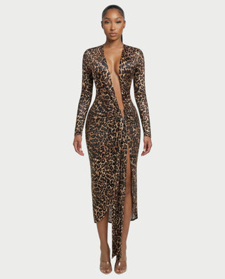 Vestido midi plisado de manga larga con estampado de leopardo de ALONA