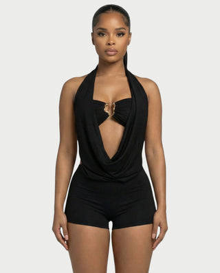 Conjunto de mono drapeado con cuello halter y bralette con hebilla de CHANE