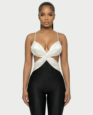 Mono NIANA de satén con aberturas retorcidas