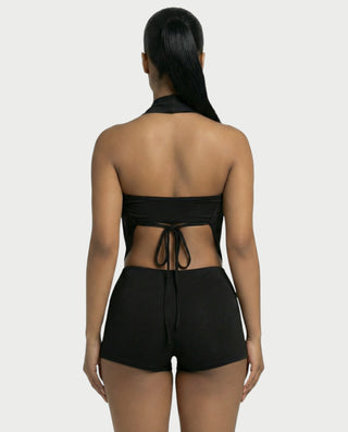 Conjunto de mono drapeado con cuello halter y bralette con hebilla de CHANE