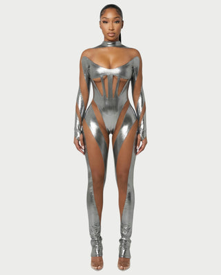 Mono con aberturas metálicas y de malla SHAYA