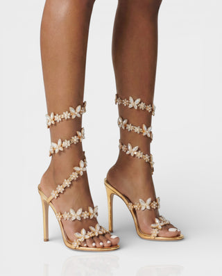 VALENA Tacones altos con tiras y mariposas adornados con cristales y flores