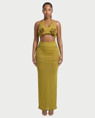 Vestido largo de cintura alta con detalle de rosas de XAYANA