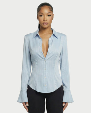 Chaleco corto con hebilla frontal de piel sintética QUELLA