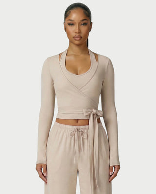 Chaleco corto con hebilla frontal de piel sintética QUELLA