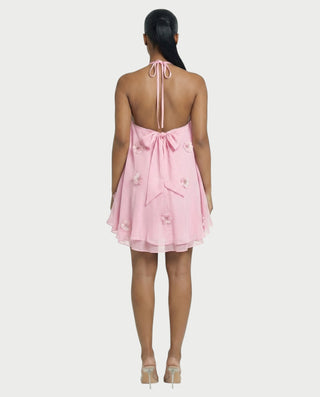 Vestido mini con cuello halter y flores 3D de EMELIYA