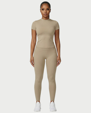 Chaleco corto con hebilla frontal de piel sintética QUELLA