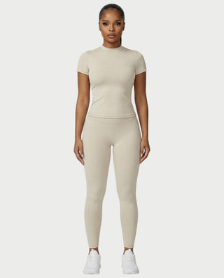 Chaleco corto con hebilla frontal de piel sintética QUELLA