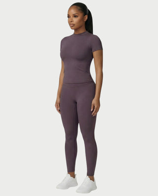 Chaleco corto con hebilla frontal de piel sintética QUELLA