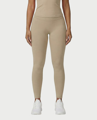 Chaleco corto con hebilla frontal de piel sintética QUELLA