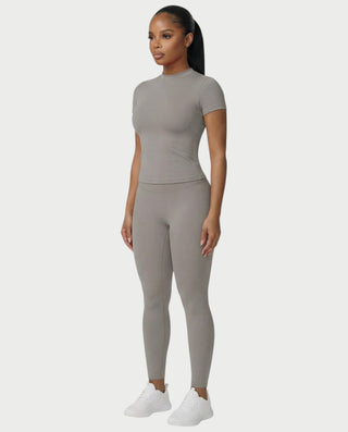 Chaleco corto con hebilla frontal de piel sintética QUELLA