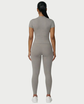 Chaleco corto con hebilla frontal de piel sintética QUELLA