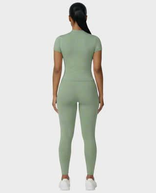 Chaleco corto con hebilla frontal de piel sintética QUELLA