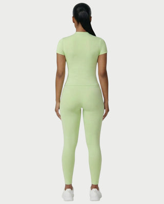 Chaleco corto con hebilla frontal de piel sintética QUELLA