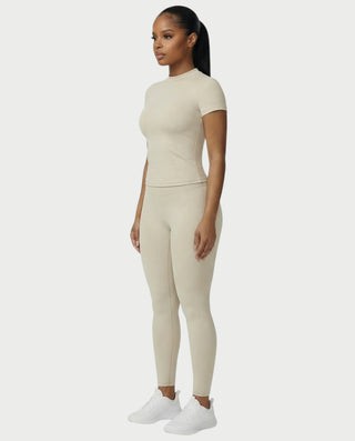 Chaleco corto con hebilla frontal de piel sintética QUELLA