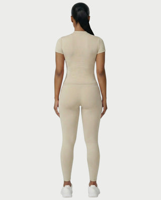 Chaleco corto con hebilla frontal de piel sintética QUELLA