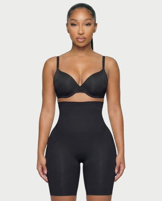 Chaleco corto con hebilla frontal de piel sintética QUELLA